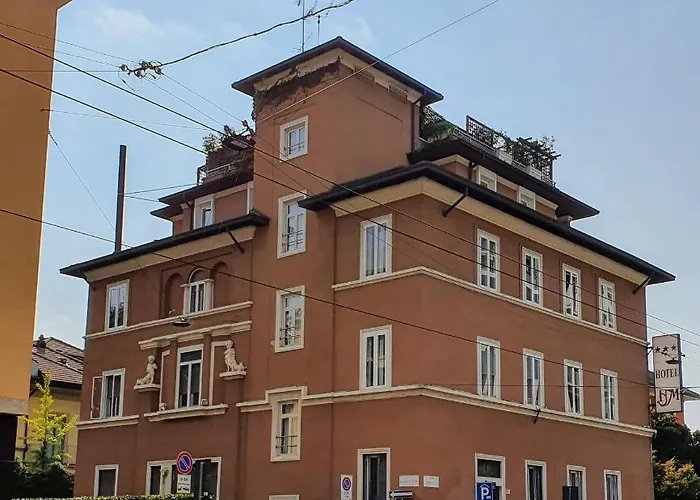 Metro Hotel