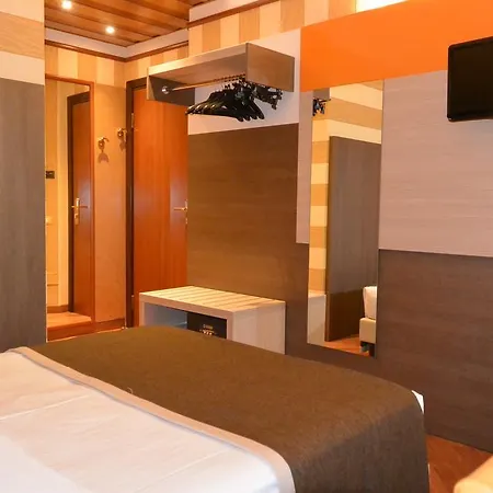 Metro Hotel