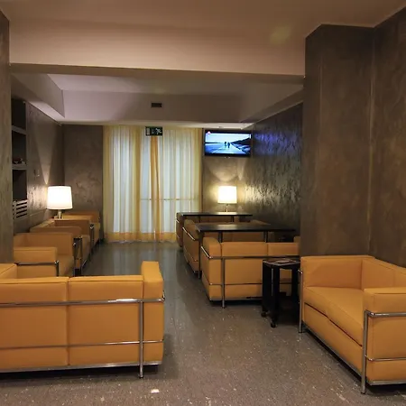 Metro Hotel 3*