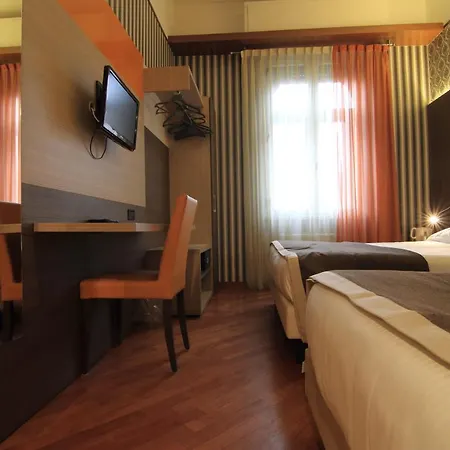 Hotel Metro 3*