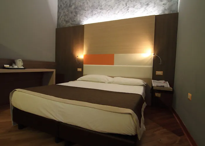 メトロ ホテル 3*