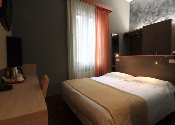 メトロ ホテル 3*