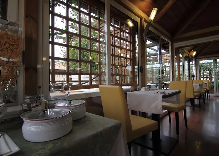 メトロ ホテル 3*