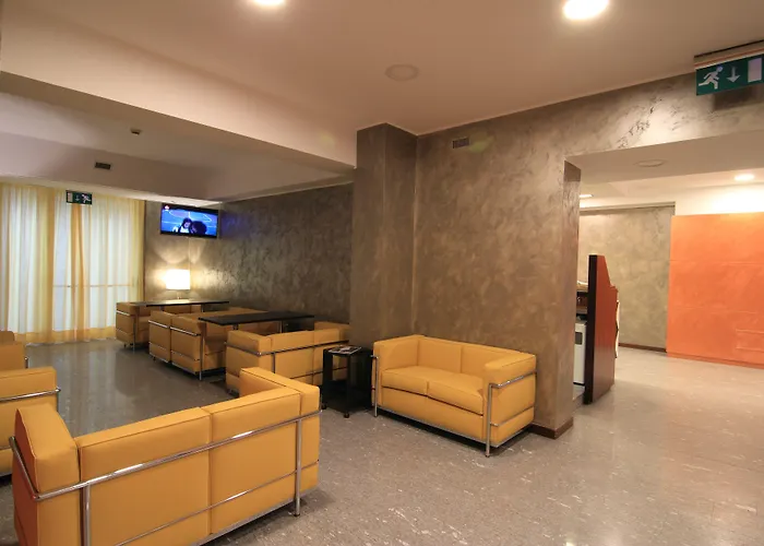 メトロ ホテル 3*