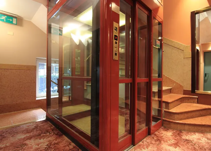 メトロ ホテル 3*