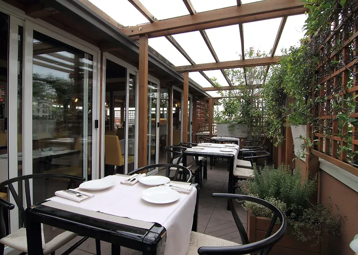 メトロ ホテル 3*