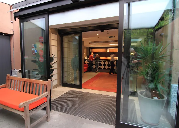 メトロ ホテル 3*