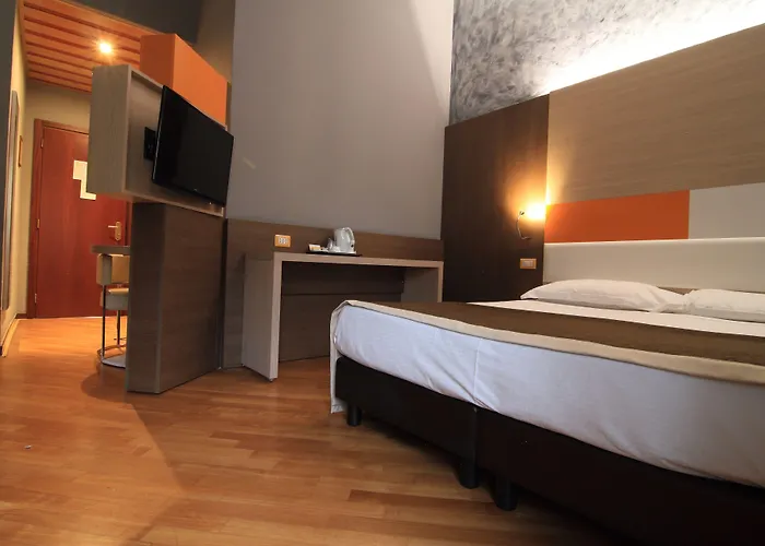 メトロ ホテル 3*