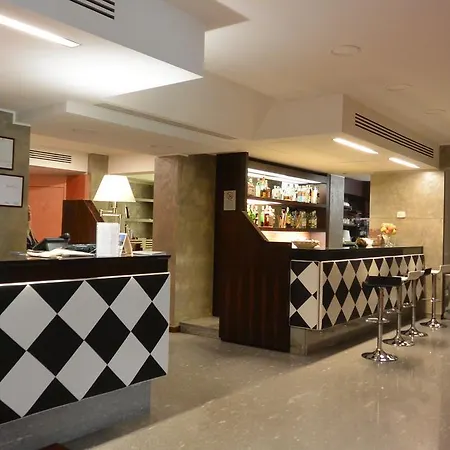 Metro Hotel Milán